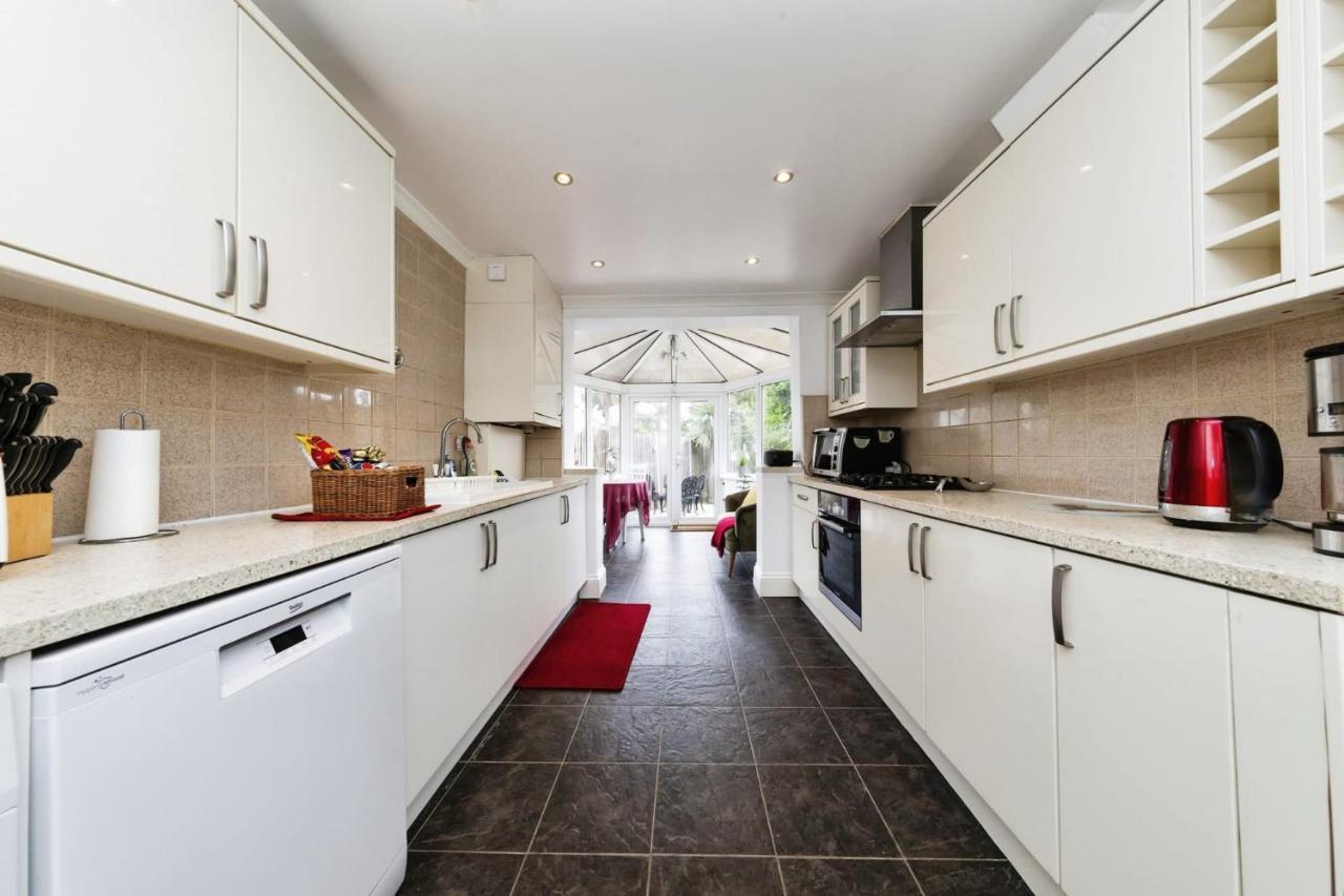 Your Chic 3Br Home Comfort And Style In Londen Buitenkant foto