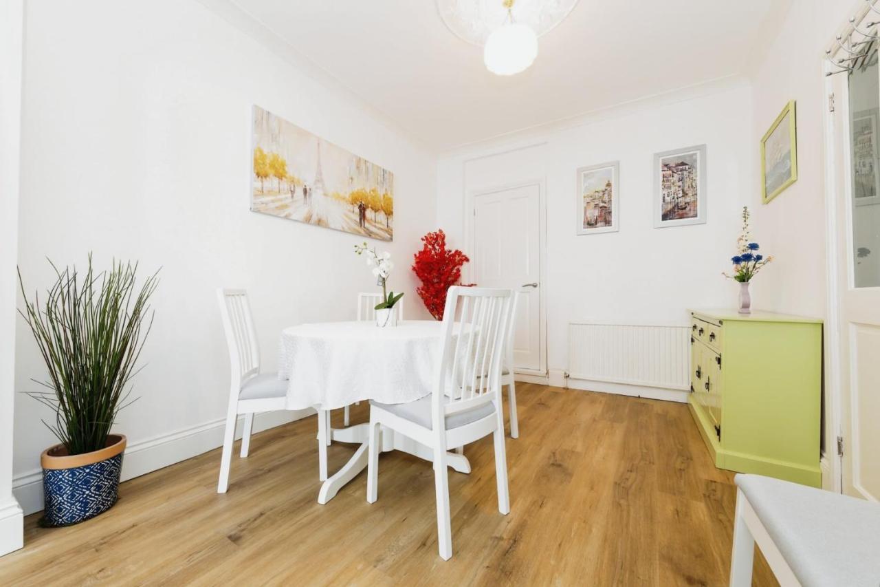 Your Chic 3Br Home Comfort And Style In Londen Buitenkant foto