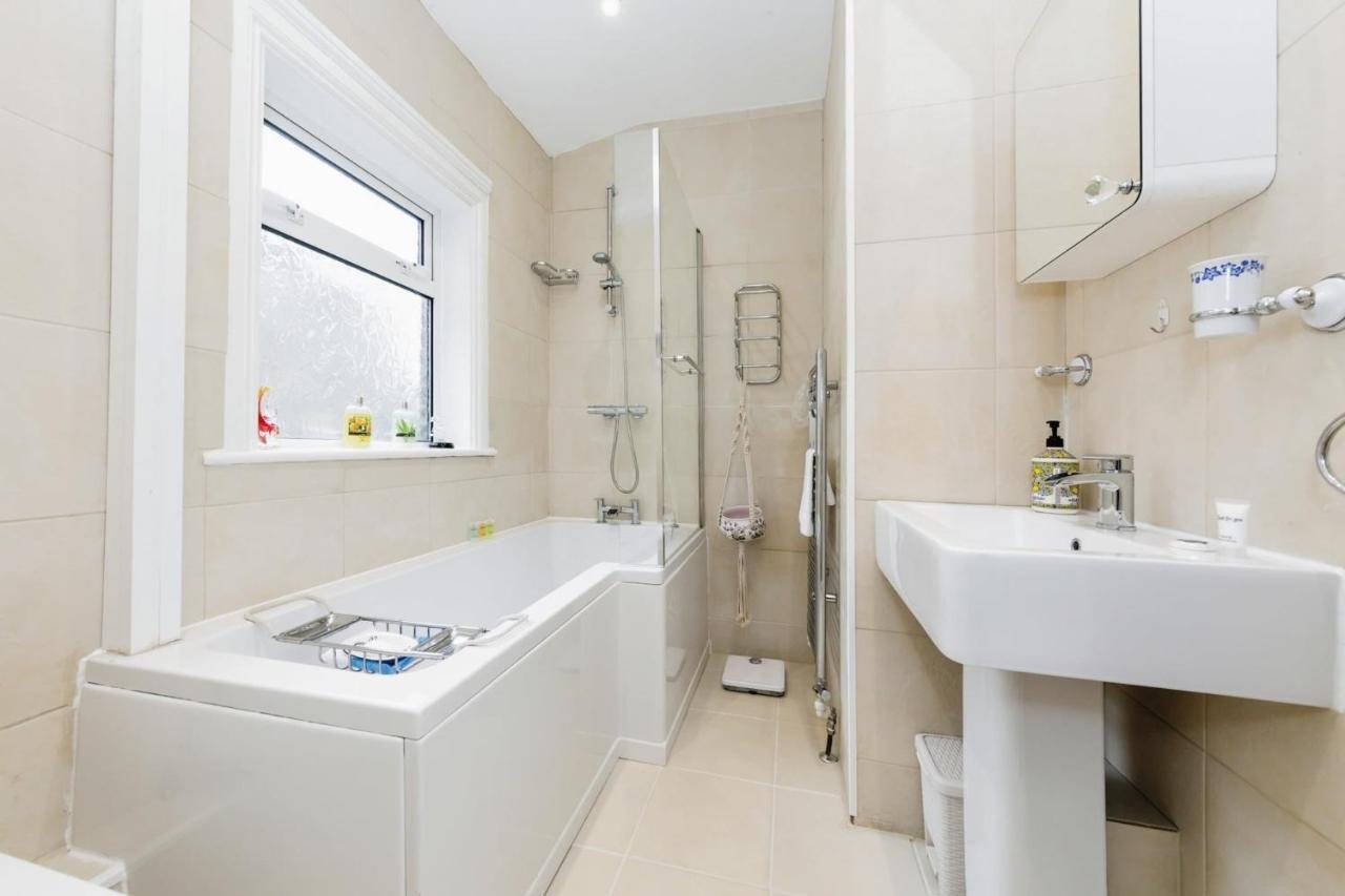 Your Chic 3Br Home Comfort And Style In Londen Buitenkant foto