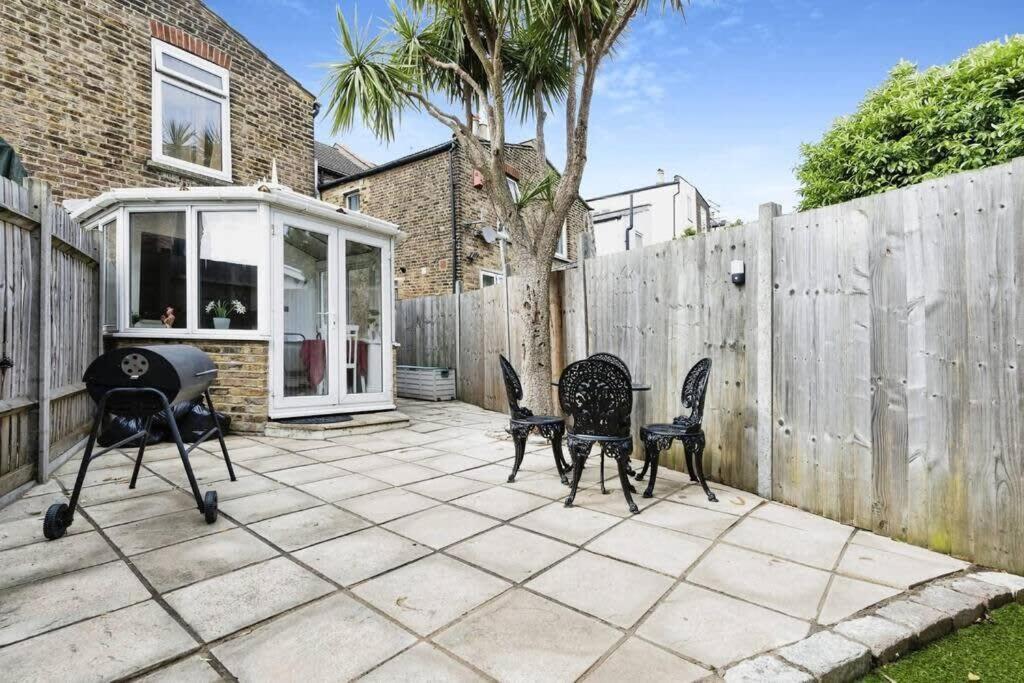 Your Chic 3Br Home Comfort And Style In Londen Buitenkant foto