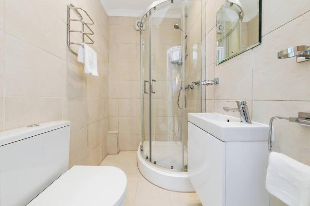 Your Chic 3Br Home Comfort And Style In Londen Buitenkant foto