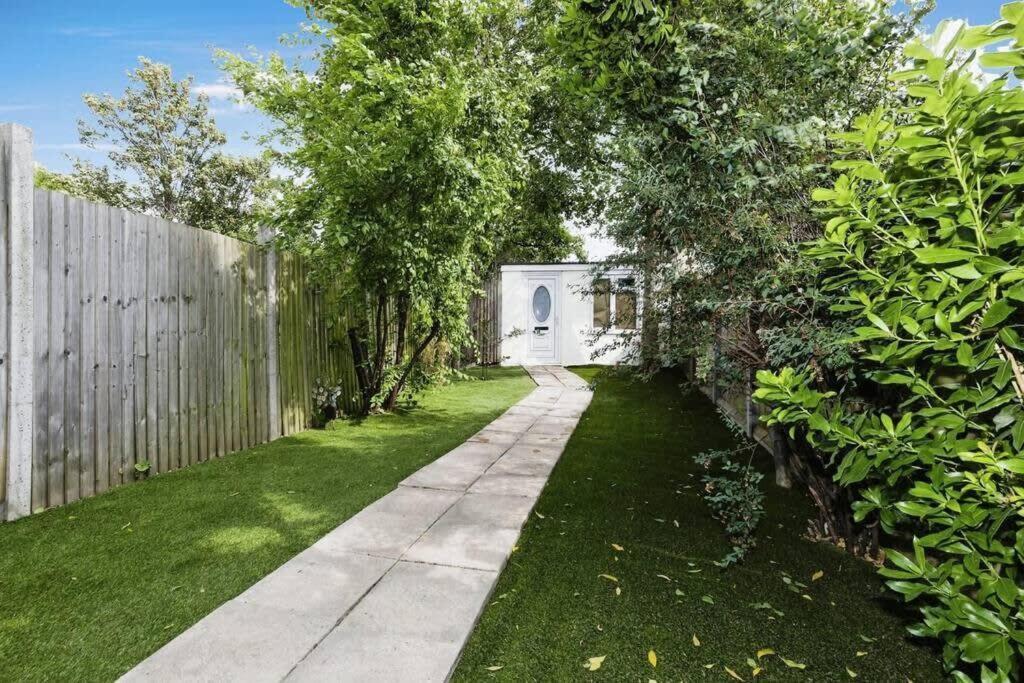 Your Chic 3Br Home Comfort And Style In Londen Buitenkant foto